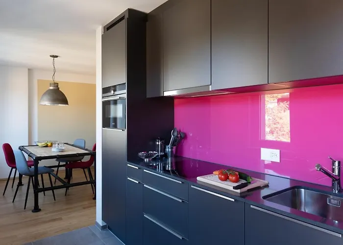 Nest - Elsastrasse 16 *