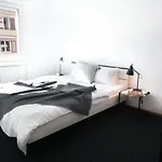 Nest - Elsastrasse 16 Apartment