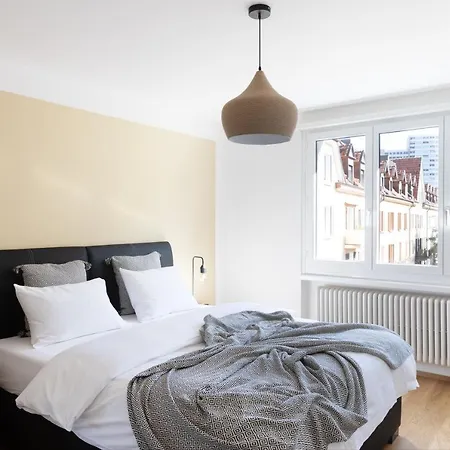 Nest - Elsastrasse 16 * Curych